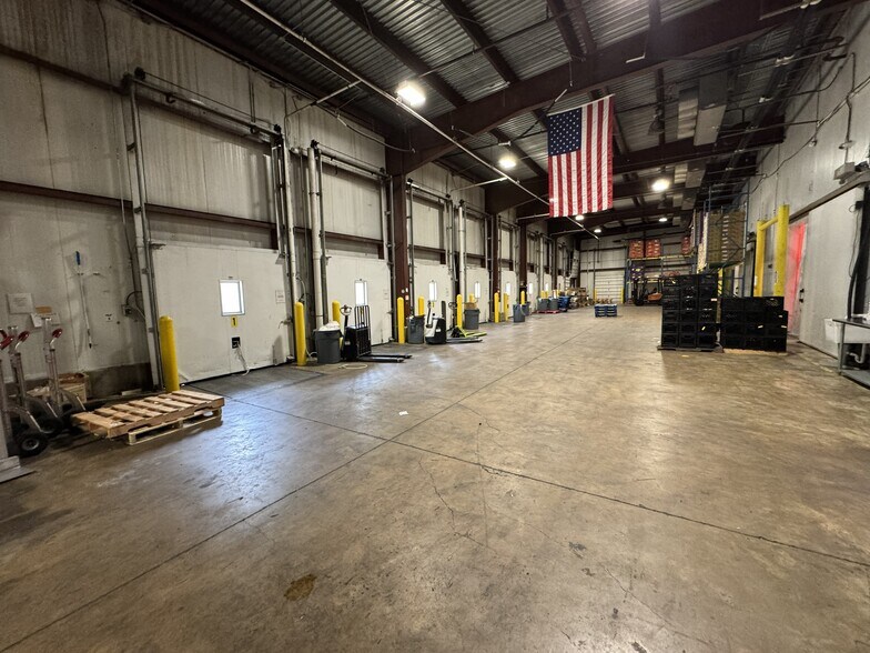 More Photos Of 1530 Business Park Dr, Clinton Warehouse For Lease