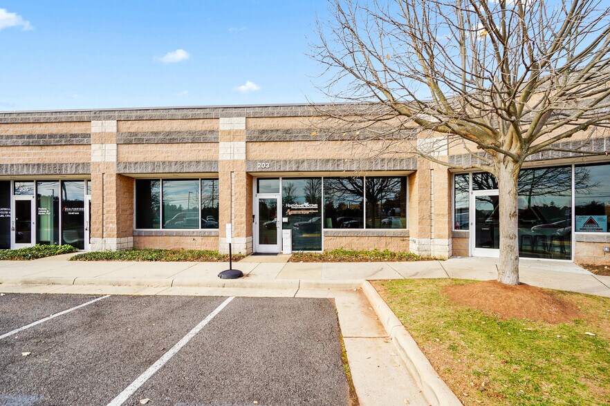 More Photos Of 4437 Brookfield Corporate Dr, Chantilly Office For Sale