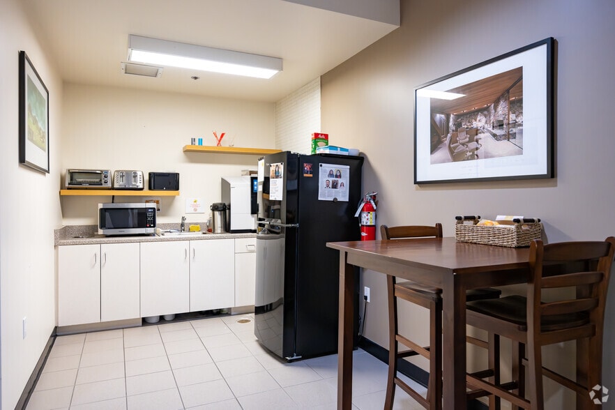 More Photos Of 131 Stony Cir, Santa Rosa Coworking Space