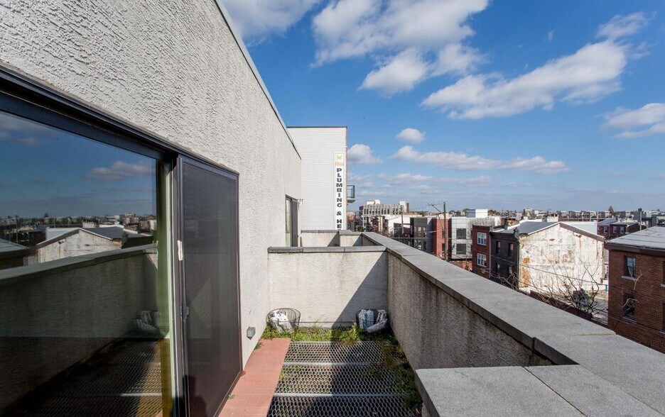 More Photos Of 1860 Frankford Ave, Philadelphia Storefront Retail Residential For Sale