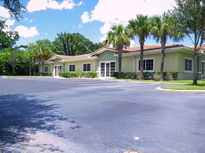 More Photos Of 7948 Forest City Rd, Orlando Medical For Lease
