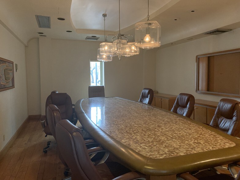 More Photos Of 2021 Tyler St, Hollywood Office For Lease