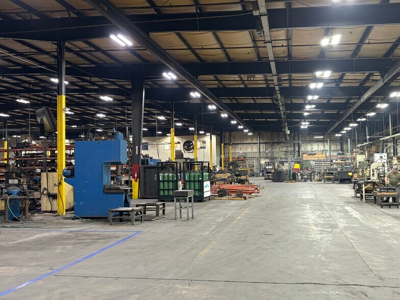 More Photos Of 400 E Industrial Park Rd, Holly Springs Manufacturing For Lease