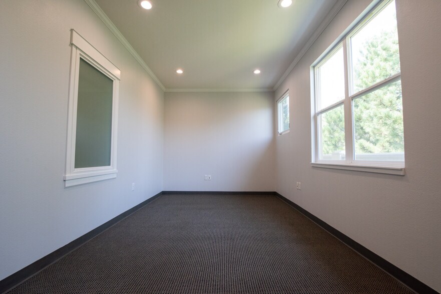 More Photos Of 68 Inverness Ln E, Englewood Loft Creative Space For Lease
