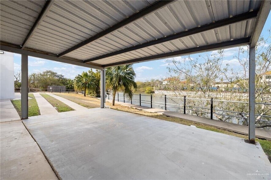 More Photos Of 451 E Alton Gloor Blvd, Brownsville Medical For Sale