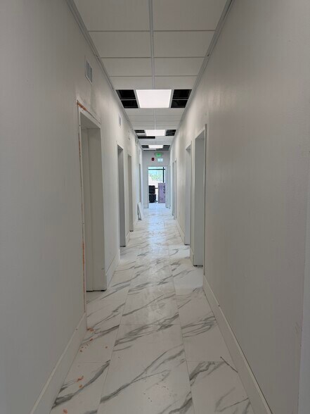 More Photos Of 14230 Metropolis Ave, Fort Myers Medical For Lease