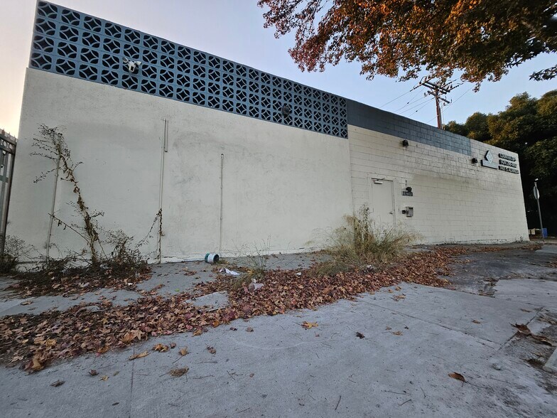 More Photos Of 1401 S Alameda St, Compton Warehouse For Sale