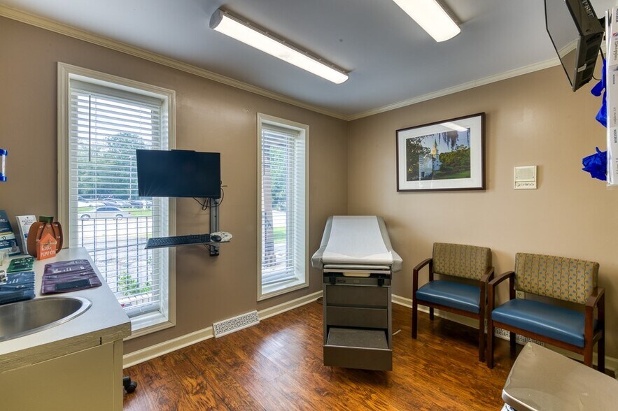 More Photos Of 807 S Pendleton St, Easley Medical For Sale