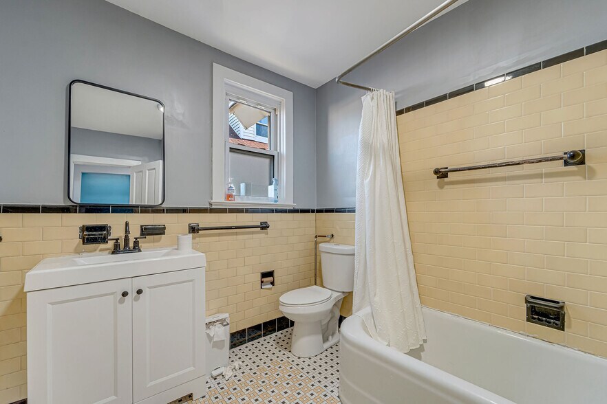 More Photos Of 535 Monmouth St, Gloucester City Medical For Sale