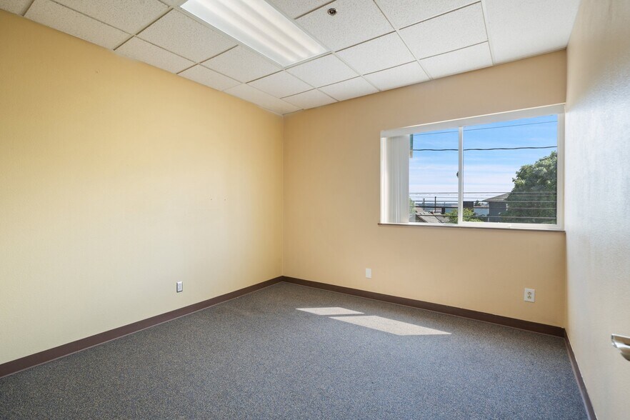 More Photos Of 1321 Martin Luther King Jr Way, Tacoma Loft Creative Space For Lease