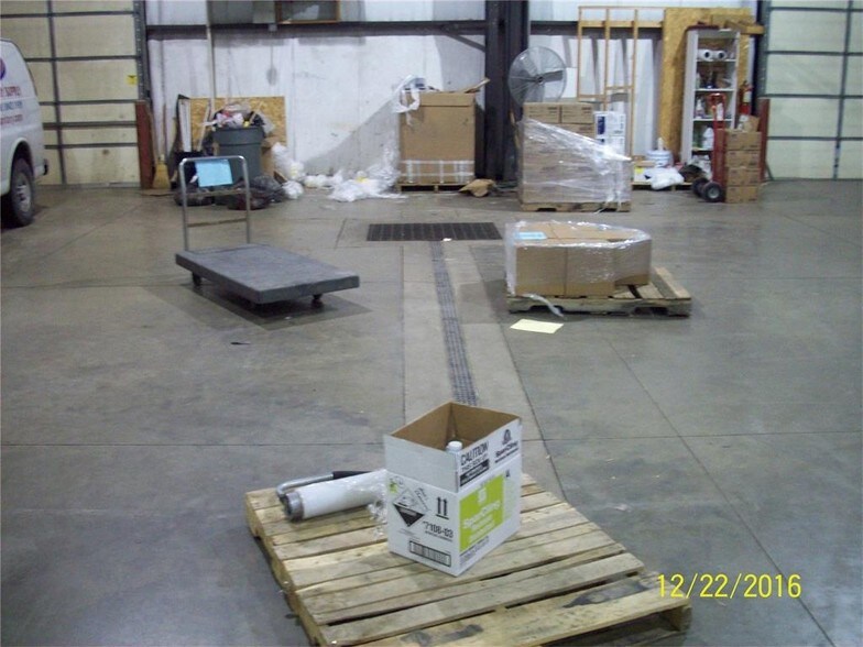 More Photos Of 760 Kacena Dr, Hiawatha Warehouse For Lease