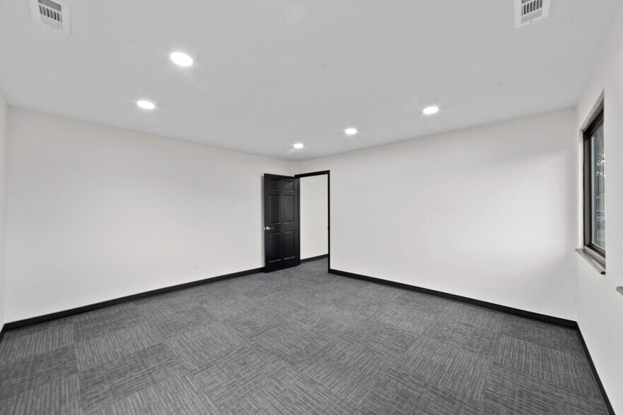 More Photos Of 3910 S Old Highway 94, Saint Charles Unknown For Lease