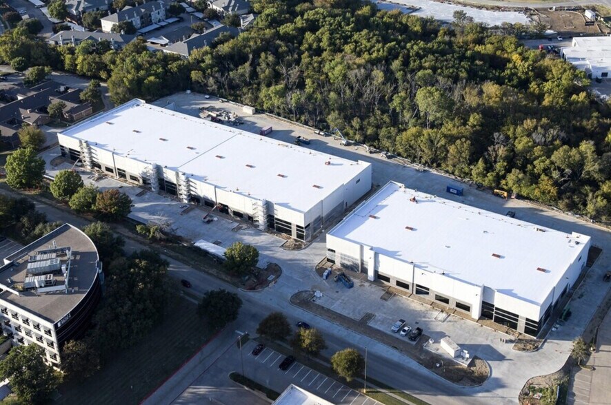 More Photos Of 420 Oakbend Dr, Lewisville Distribution For Sale