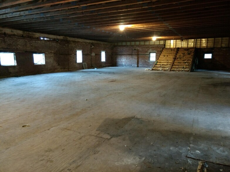 More Photos Of 300 Water St, Saint Charles Office For Sale