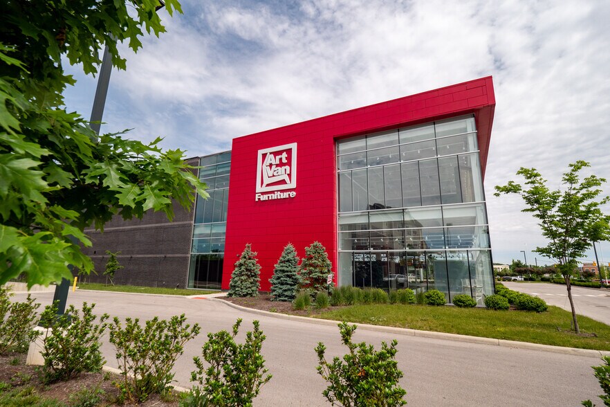 More Photos Of 1551 Gemini Pl, Columbus Freestanding For Lease