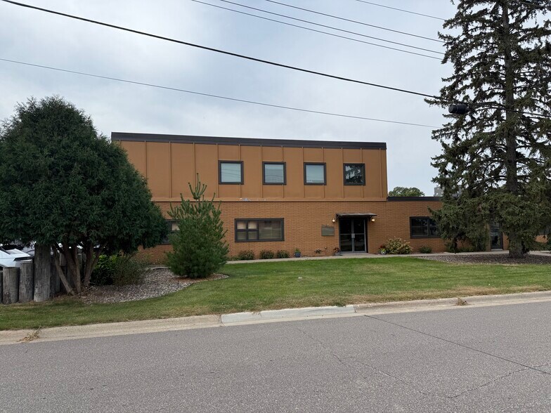 More Photos Of 2238-2240 Edgewood Ave S, Minneapolis Flex For Sale