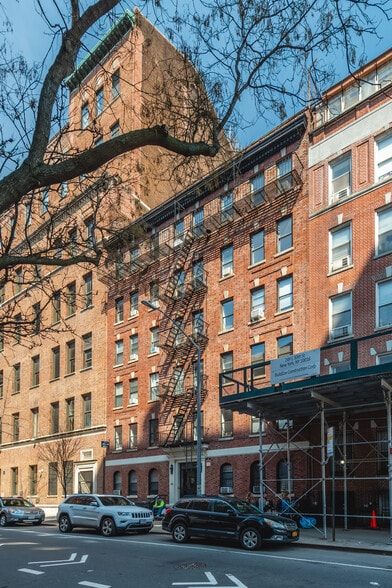 More Photos Of 245 E 30th St, New York Apartments For Sale