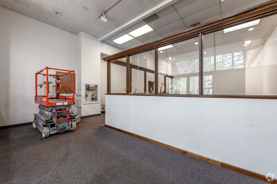 More Photos Of 1375 E 9th St, Cleveland Office For Lease