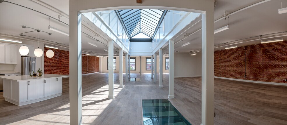 More Photos Of 852-860 5th Ave, San Diego Loft Creative Space For Lease