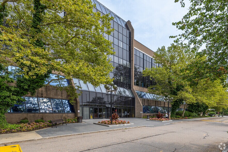 More Photos Of 150 Mount Vernon St, Dorchester Office For Lease