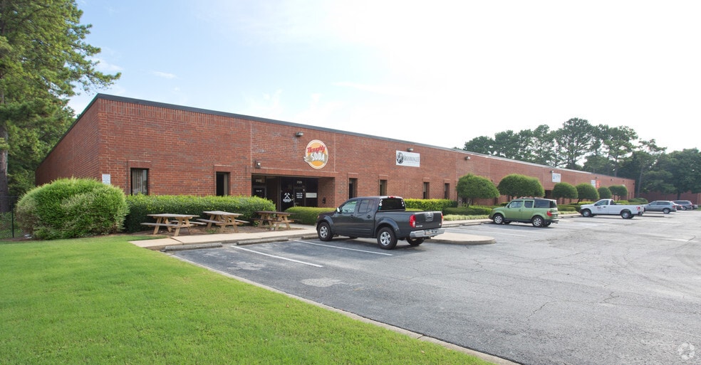 More Photos Of 2129 Northwest Pky, Marietta Distribution For Lease