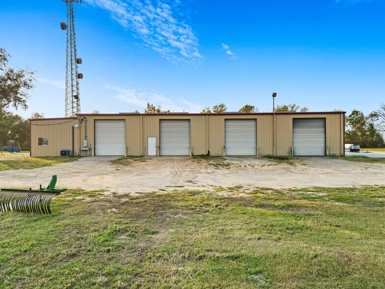 More Photos Of 9360 Osr, Midway Specialty For Lease