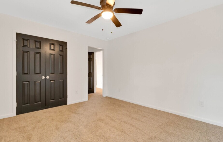 More Photos Of 2307 Veterans Memorial Hwy SW, Austell Flex For Sale