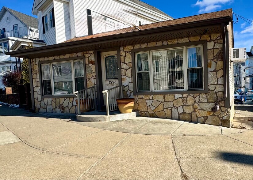 Primary Photo Of 1226 S Main St, Fall River Freestanding For Sale