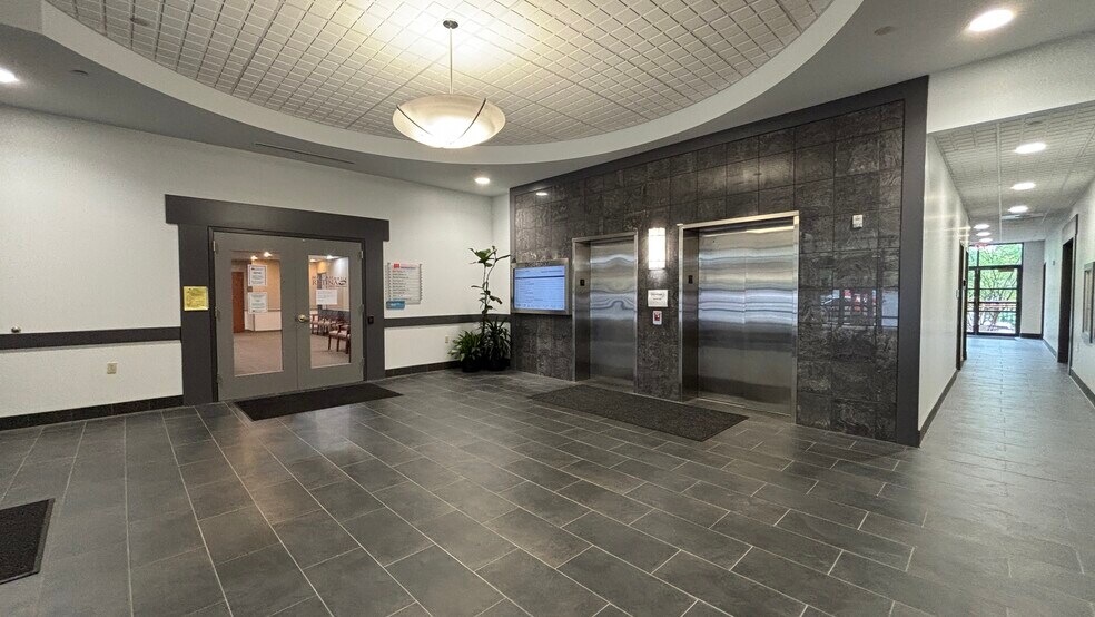 More Photos Of 5325 Northgate Dr, Bethlehem Medical For Lease