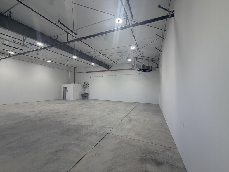 More Photos Of 220 S Herons Flight Ln, Eagle Flex For Lease