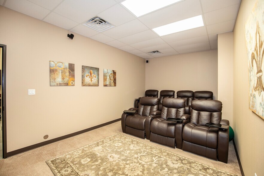 More Photos Of 1145 Butler Rd, League City Office For Sale