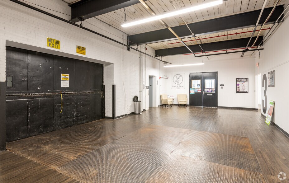 More Photos Of 43 Broad St, Hudson Flex For Lease