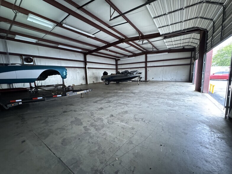 More Photos Of 1190 Constitution Blvd, Rock Hill Flex For Lease