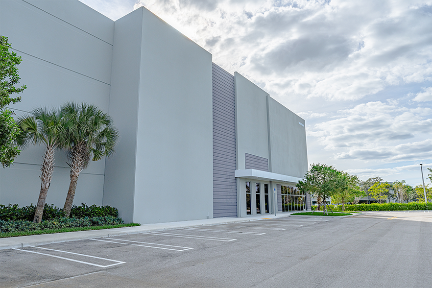 More Photos Of 12000 NW 39 St, Coral Springs Unknown For Lease