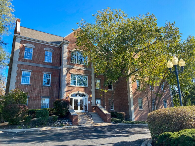 More Photos Of 1121 E Main St, St Charles Office Residential For Lease