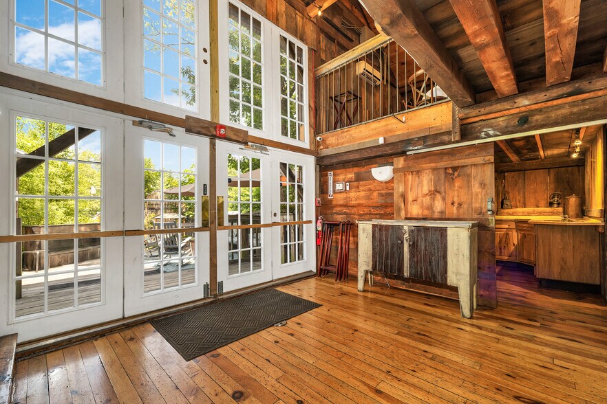 More Photos Of 521 Calef Hwy, Epping Specialty For Sale