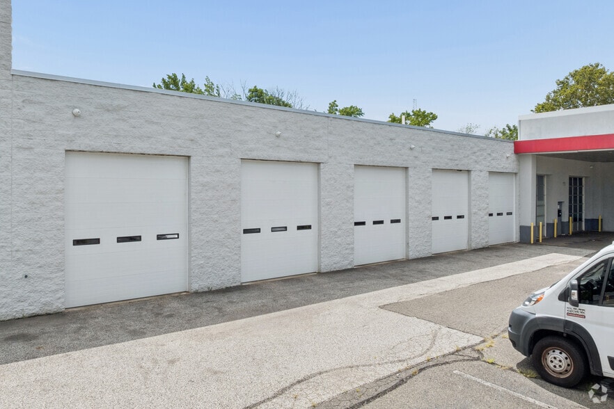 More Photos Of 538 Route 38 E, Maple Shade Township Auto Dealership For Lease