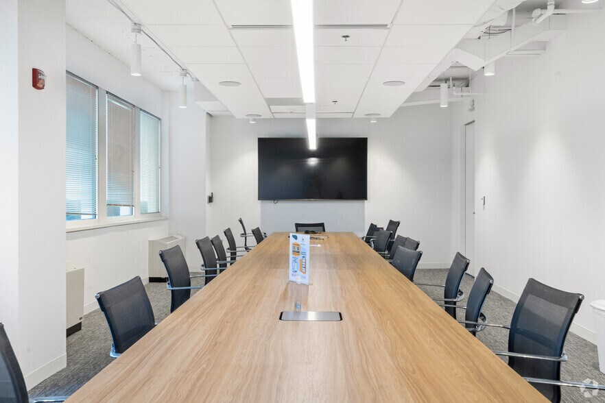More Photos Of 6400 Arlington Blvd, Falls Church Office For Lease