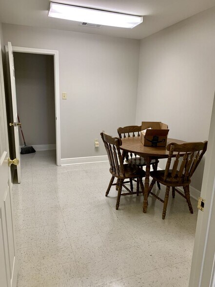 More Photos Of 2717 Ruby, Gonzales Service For Lease