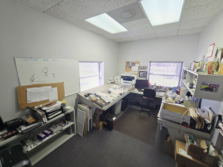 More Photos Of 4985 Palm Ave, Winter Park Light Manufacturing For Sale