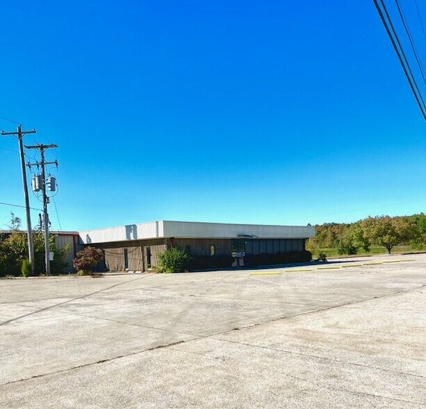 Primary Photo Of 1380 Burkesville Rd, Columbia Manufacturing For Lease