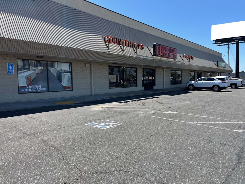 Primary Photo Of 2448-2452 N Clovis Ave, Fresno Showroom For Sale