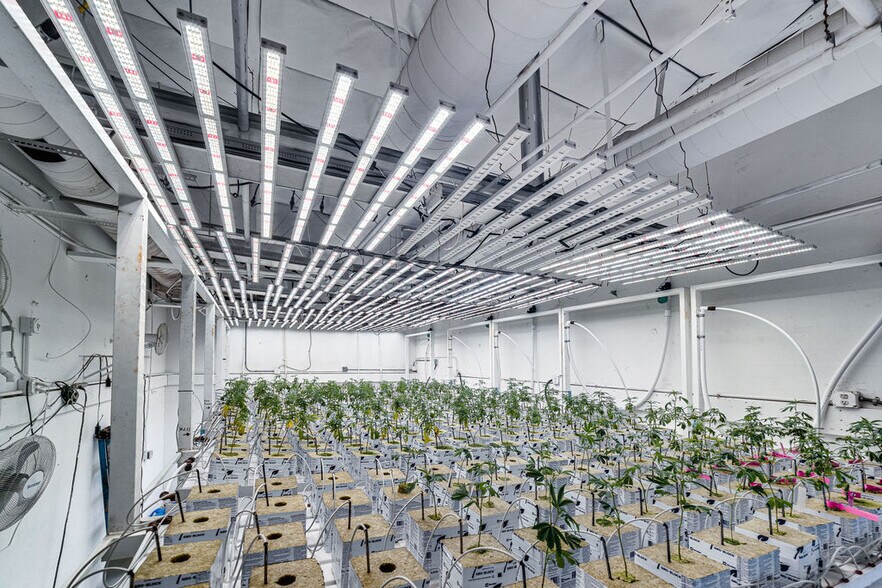 More Photos Of 14748 Keswick St, Van Nuys Warehouse For Sale