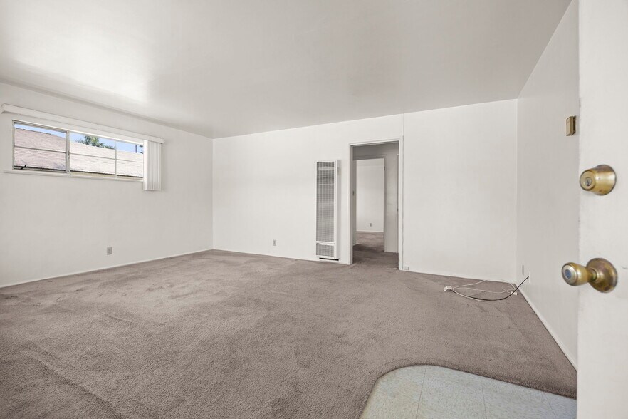 More Photos Of 11 N Dunning St, Ventura Apartments For Sale