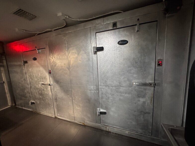 More Photos Of 1360 NW 88th Ave, Doral Bar For Sale
