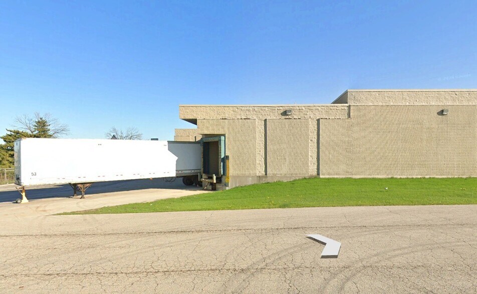 More Photos Of N6637 N Rolling Meadows Dr, Fond Du Lac Manufacturing For Lease