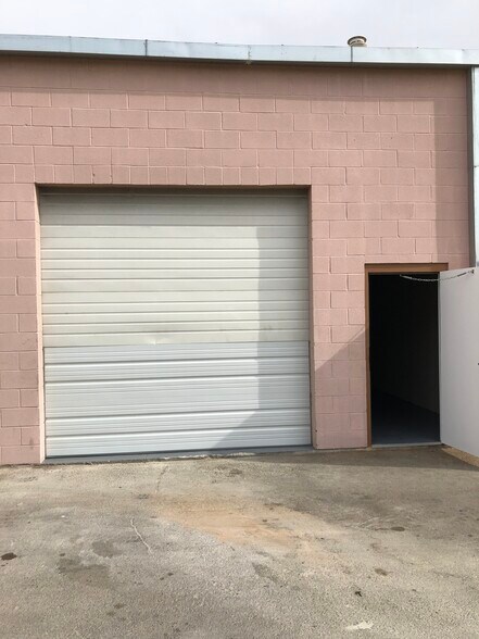 More Photos Of 11601 Pellicano Dr, El Paso Warehouse For Lease