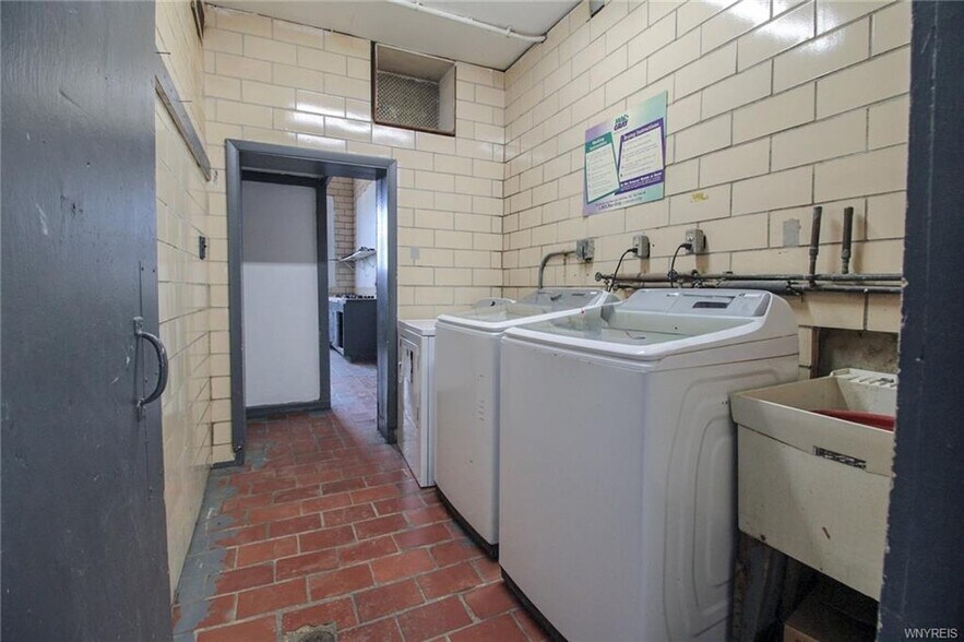 More Photos Of 2231 Youngstown Wilson rd, Ransomville Flex For Sale