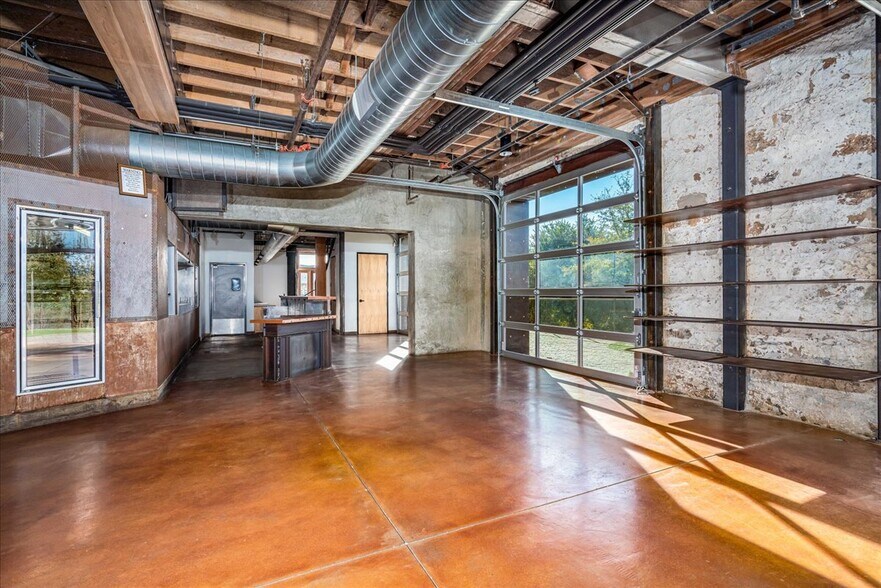 More Photos Of 920-930 3rd St, Napa Flex For Lease