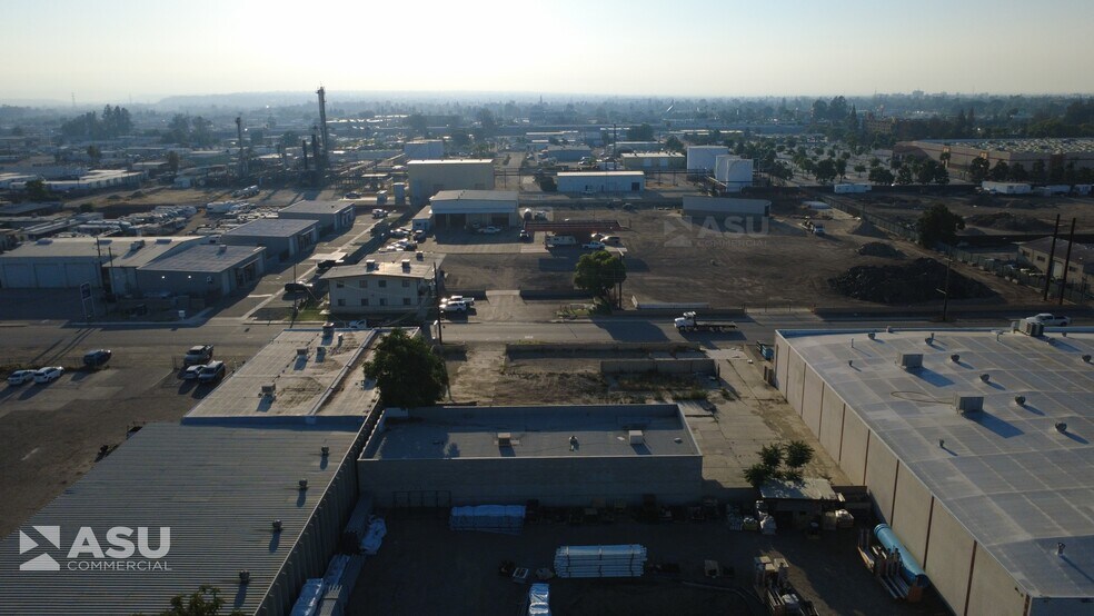 More Photos Of 2831 Gibson St, Bakersfield Warehouse For Sale